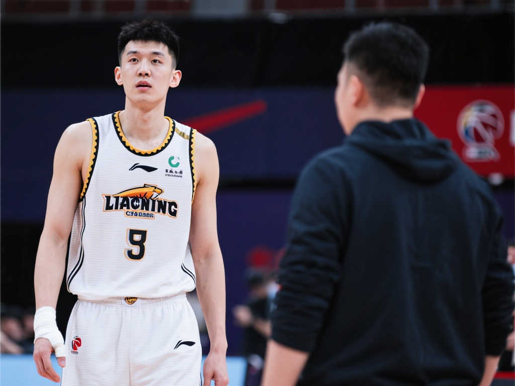 据球队工作 据球队工作